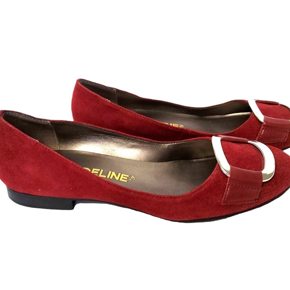 madeline womens "vesty" red suede slip on flats size 6.5m.